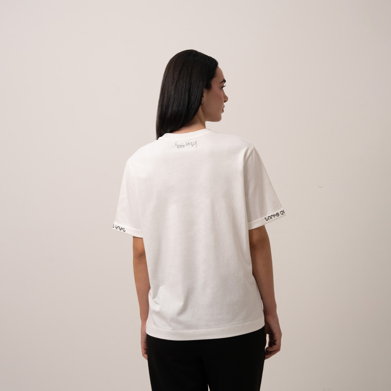 Women’s T-shirt “Նորից չեն սիրում, սիրում են կրկին”